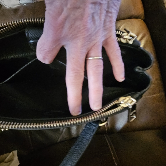 Coach Stanton, black with gold hardware - Picture 13 of 15